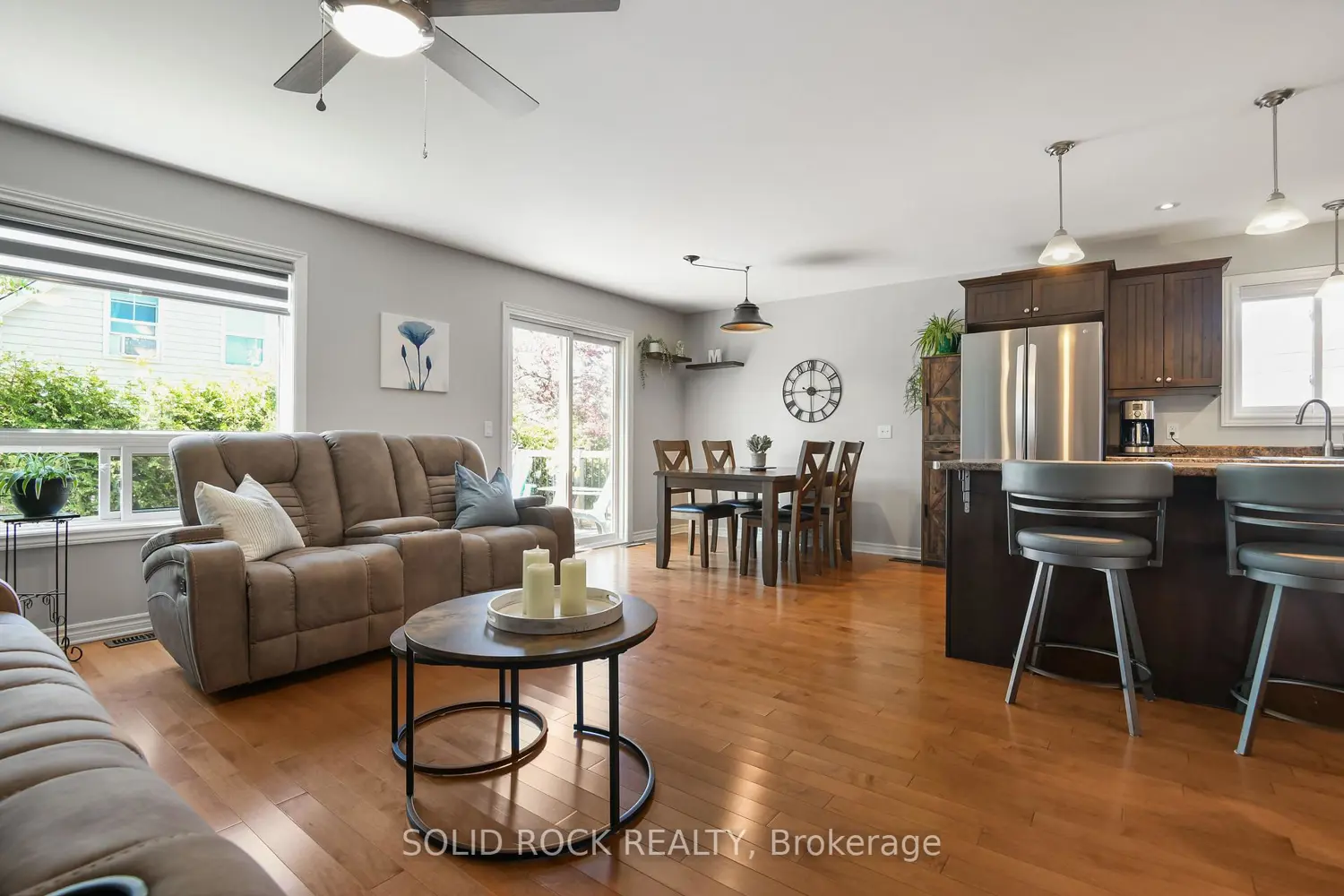 55 Woodward Street photo 5