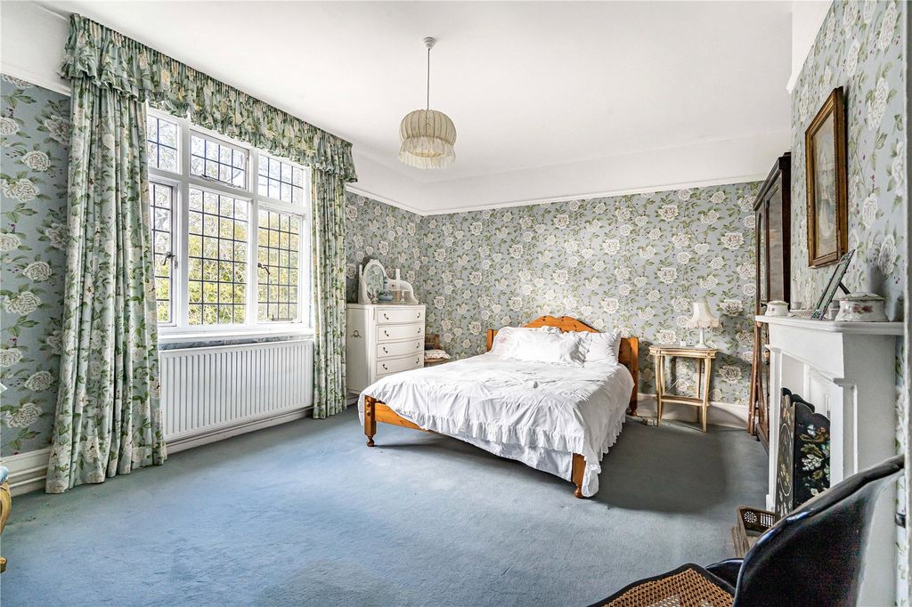 Additional image 13 of 8 bed detached house for saleOld Reigate Road, Betchworth, Surrey RH4