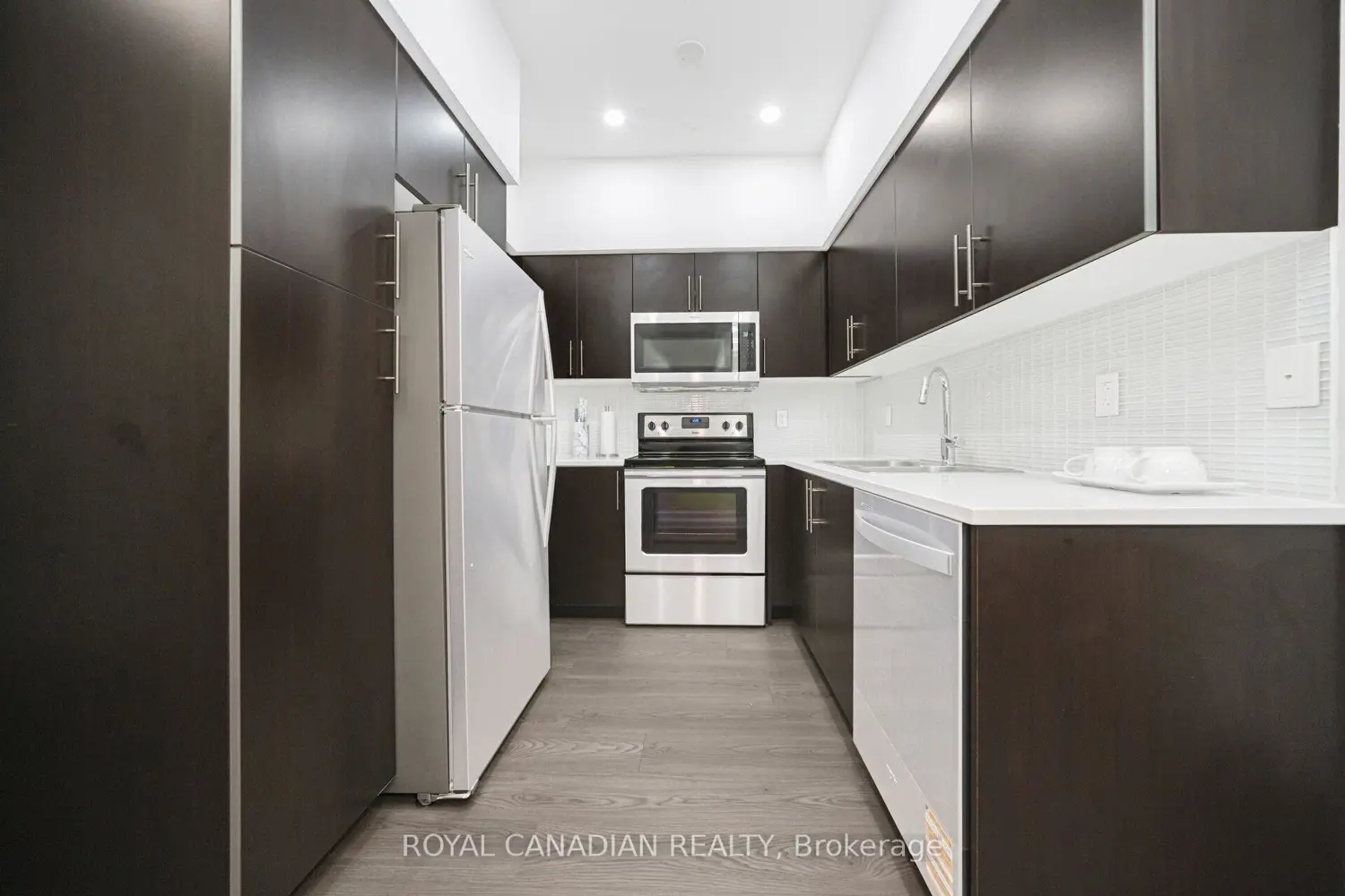 55 Speers Road 308 photo 3