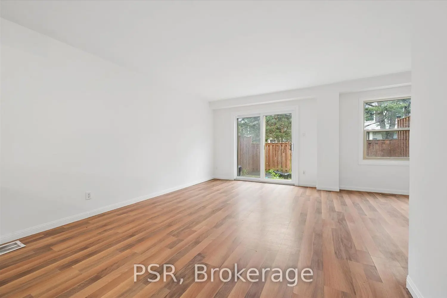 25 Queenston Drive photo 2