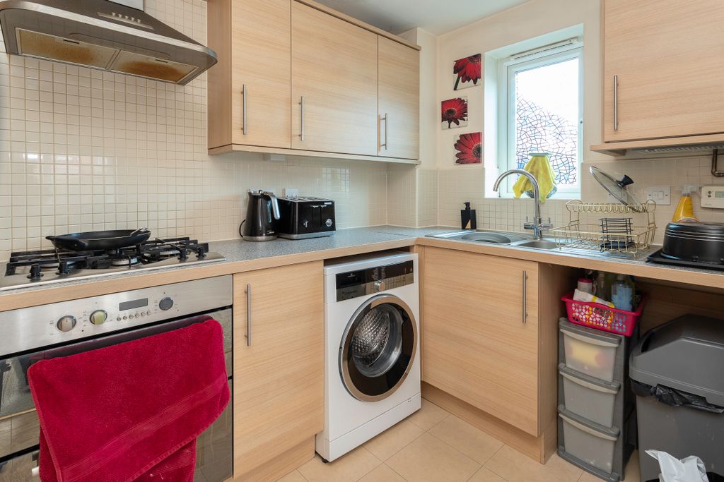 Additional image 6 of 2 bed flat for saleBlackthorn Drive, Huddersfield HD3