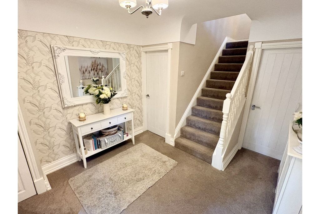 Additional image 2 of 5 bed detached house for salePark Drive, Ellesmere Port CH65