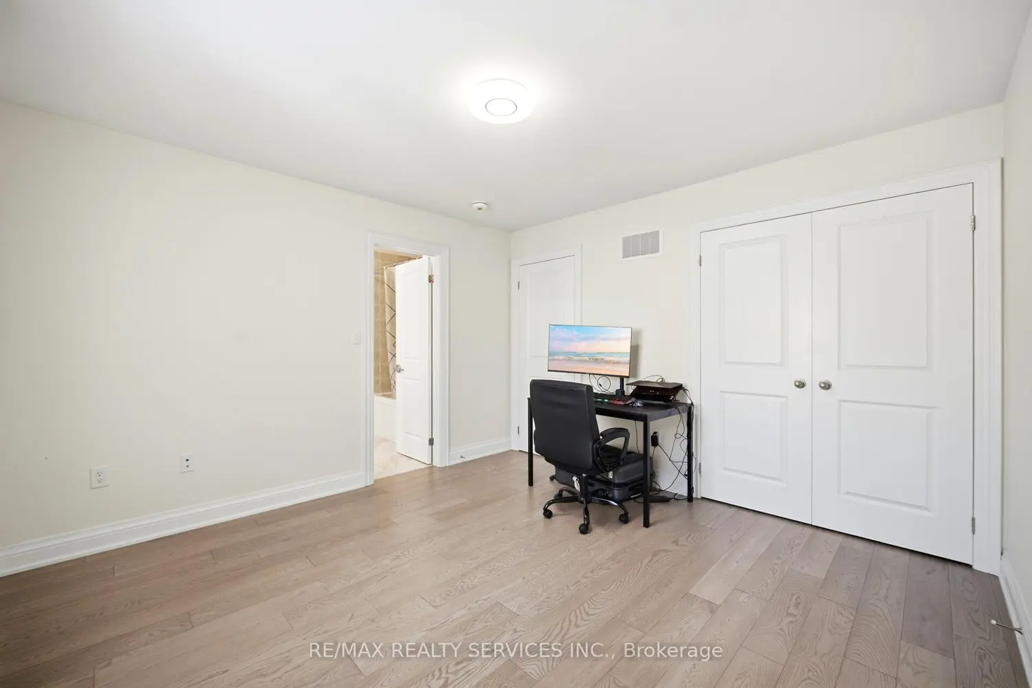 Additional image 18 of 15 Farringdon Crescent