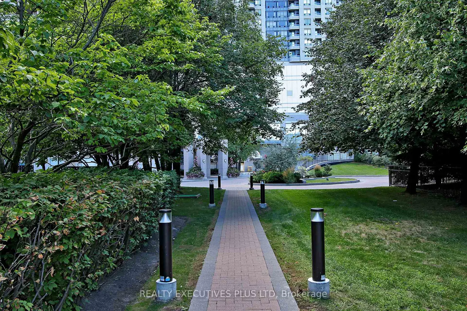 Additional image 14 of 18 Hillcrest Avenue 604