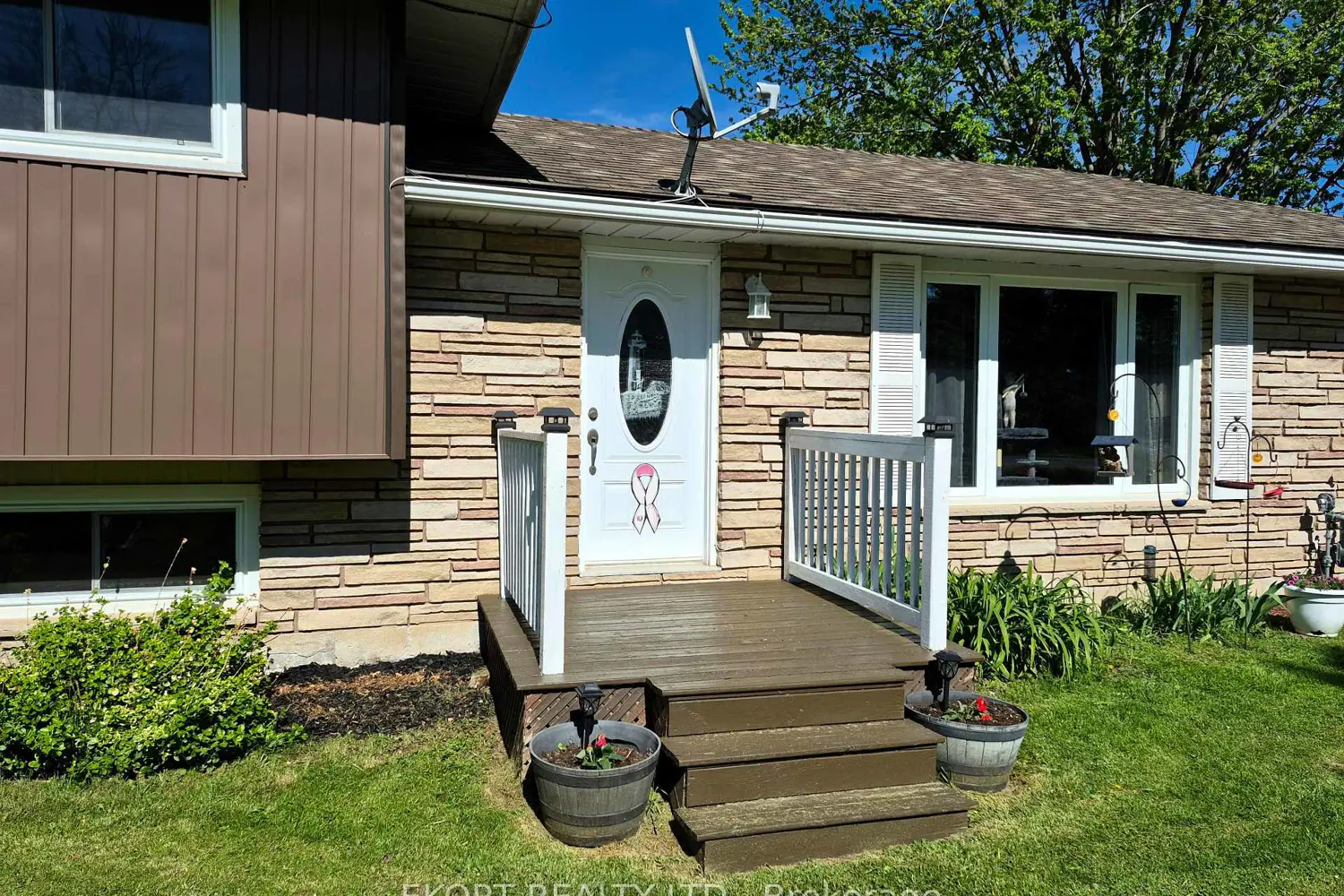 2328 Wallbridge-Loy Road photo 2