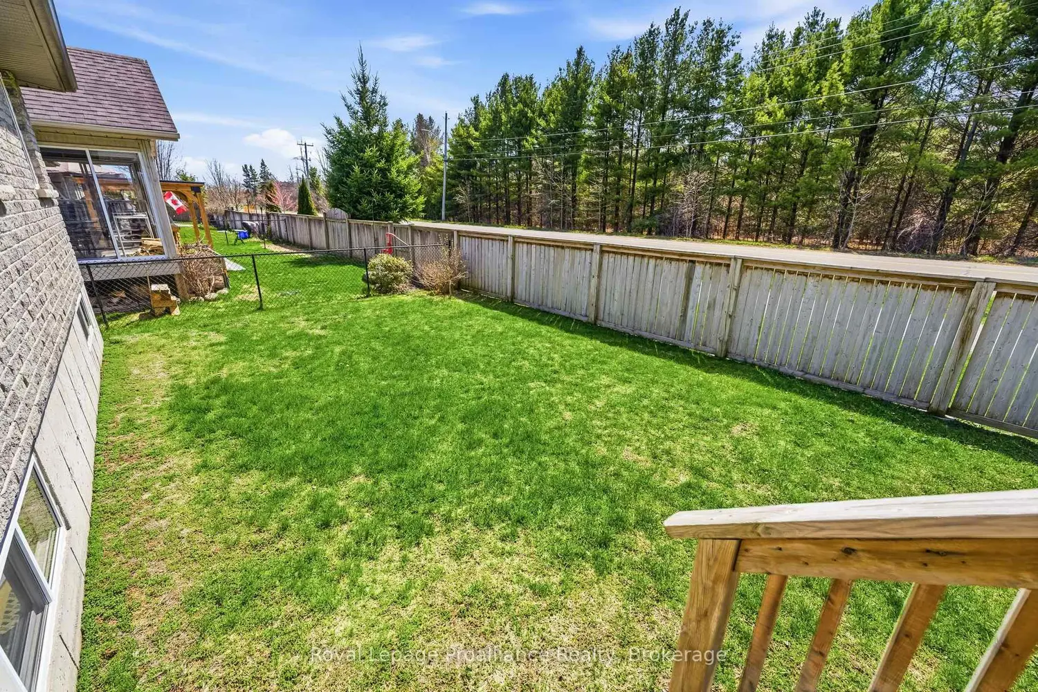 26 Ward Drive photo 2