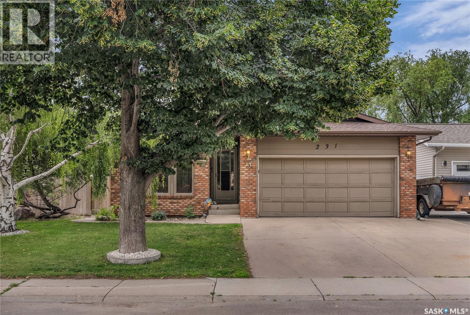 231 Benesh CRESCENT