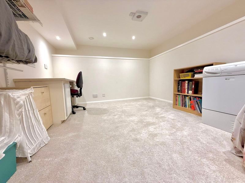 Additional image 6 of 6 bed detached house for saleWest Hill, Dunstable LU6