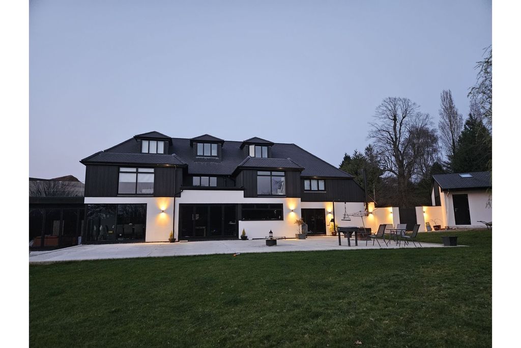 7 bed detached house for saleWilderwick Road, East Grinstead RH19