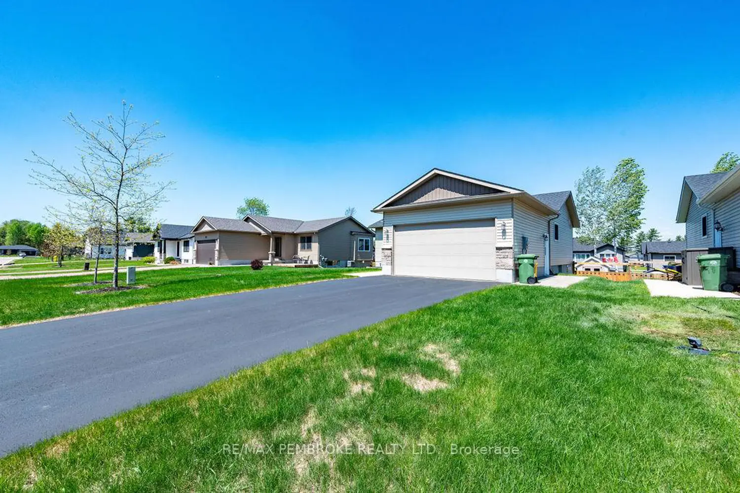 46 Dustin Drive photo 2