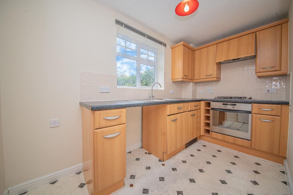 Additional image 2 of 2 bed flat for saleBenny Hill Close, Eastleigh SO50