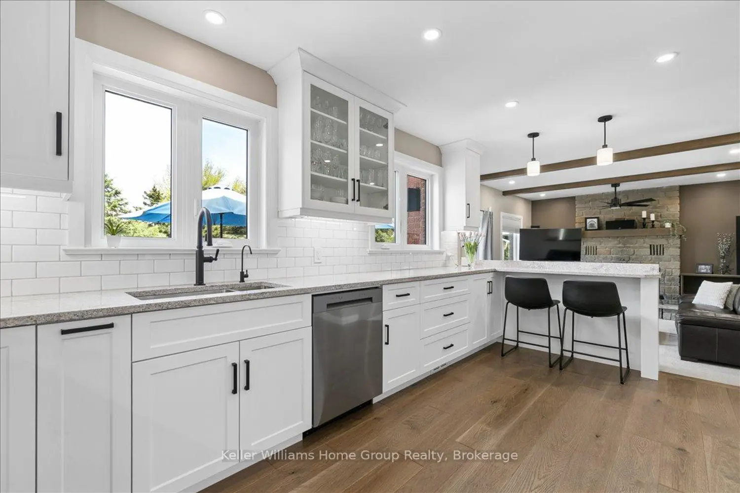 8 Stonefield Drive photo 4