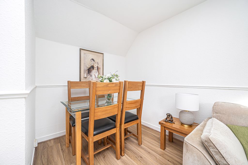 Additional image 6 of 2 bed flat for sale128 High Street, Kinross KY13