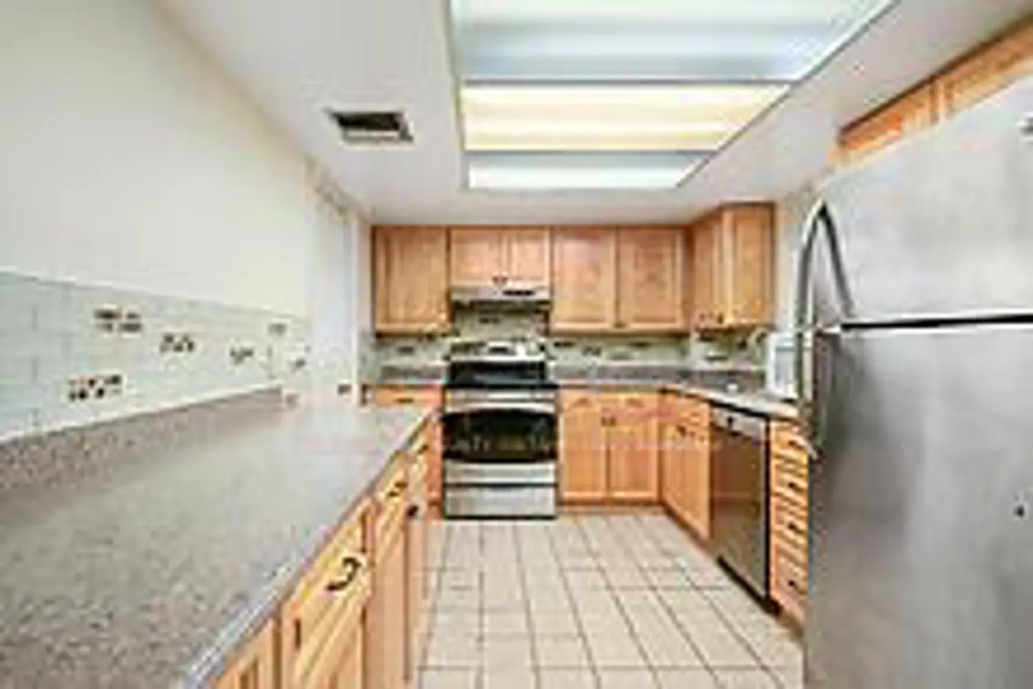 Additional image 11 of 50 Market St Street 203