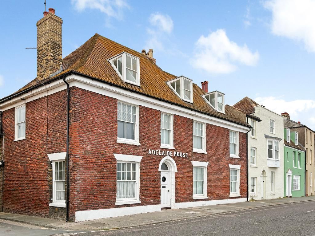2 bed flat for saleBeach Street, Deal, Kent CT14