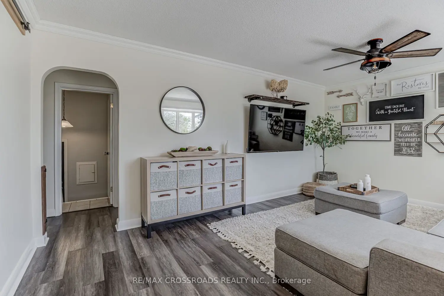 778 Tennyson Avenue photo 4