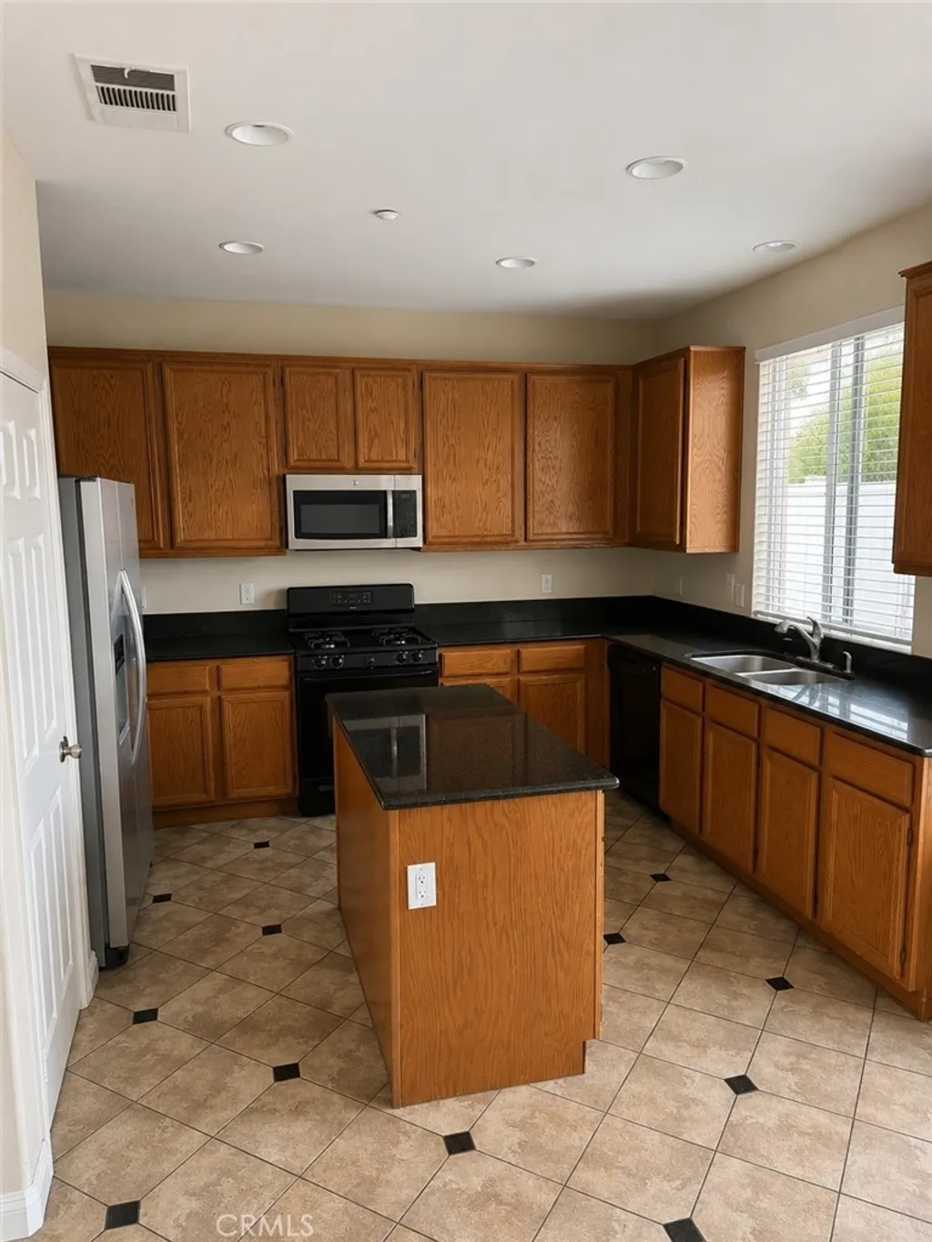 1646 Palermo Dr, Riverside, CA 92507 photo 4