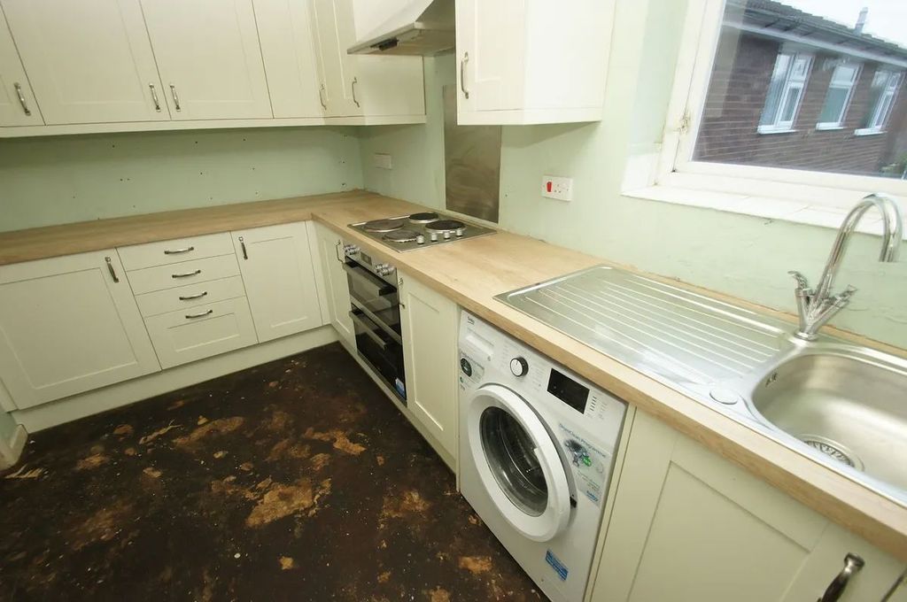 Additional image 3 of 3 bed flat for saleCroughton Court, Ellesmere Port CH66