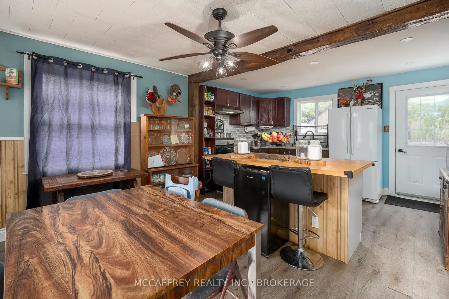 525 Cannifton Road photo 5