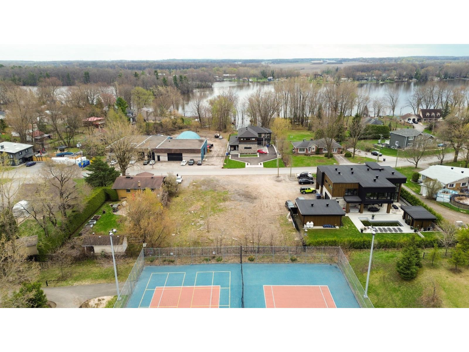 1067 Côte de Terrebonne