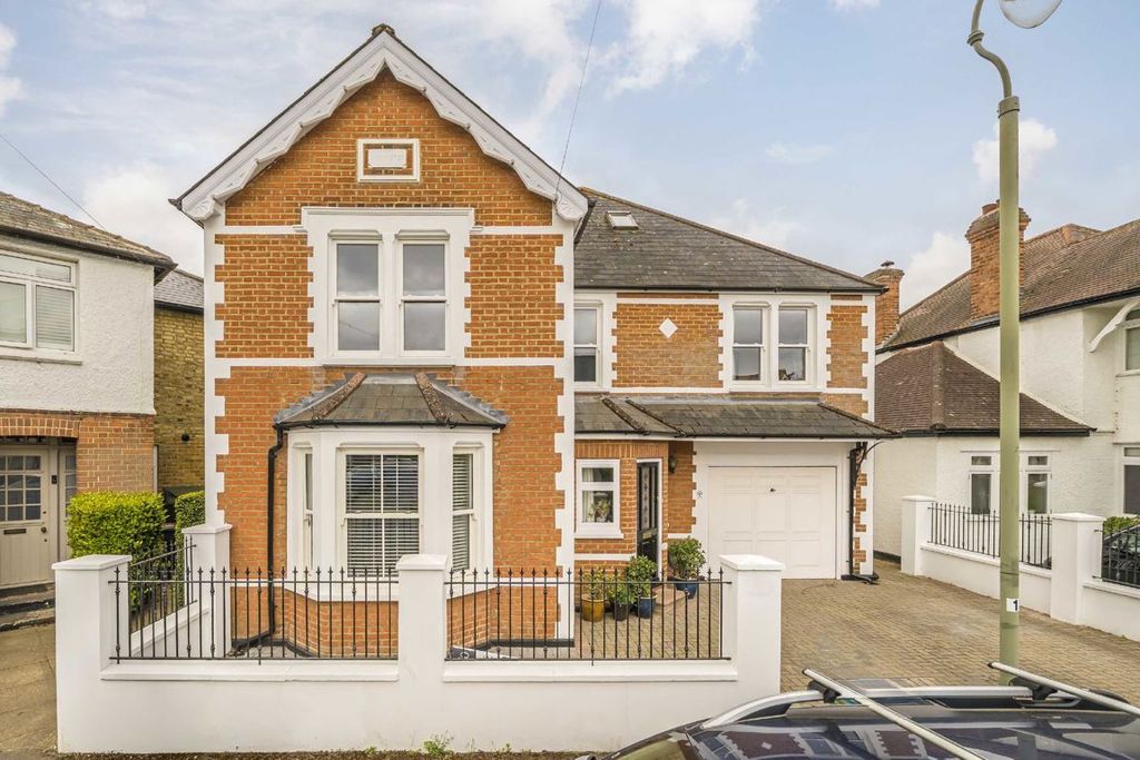 5 bed detached house for saleSummer Gardens, East Molesey KT8