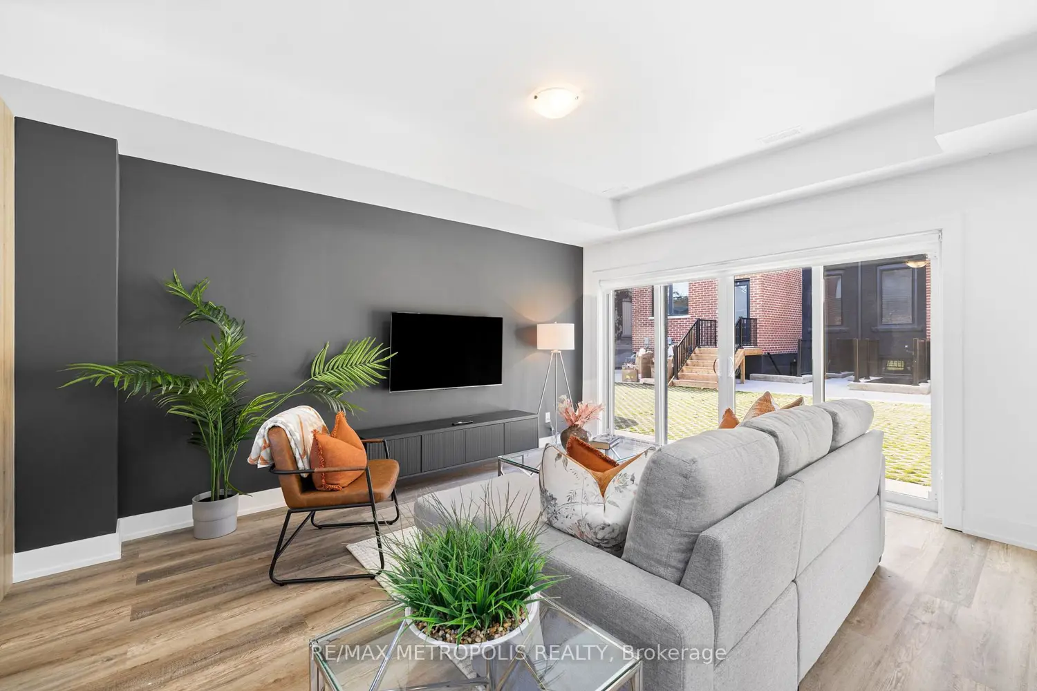 Additional image 12 of 449 Lansdowne Avenue