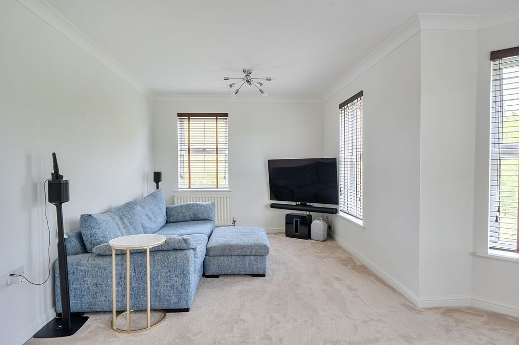 Additional image 4 of 3 bed flat for saleHorton Crescent, Epsom KT19