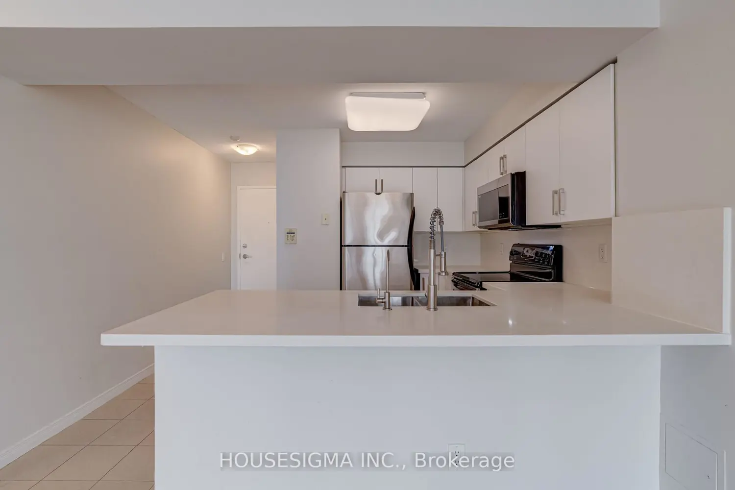 Additional image 7 of 28 Harrison Garden Boulevard 901