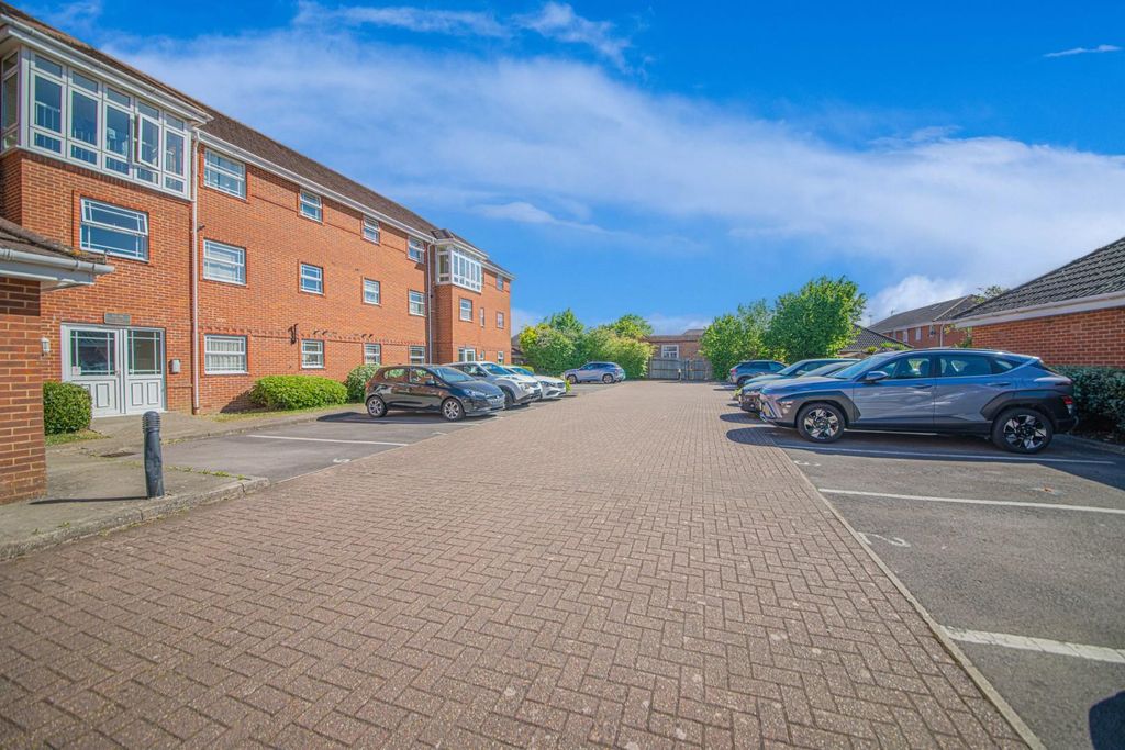 Additional image 10 of 2 bed flat for saleWilliam Panter Court, Eastleigh SO50