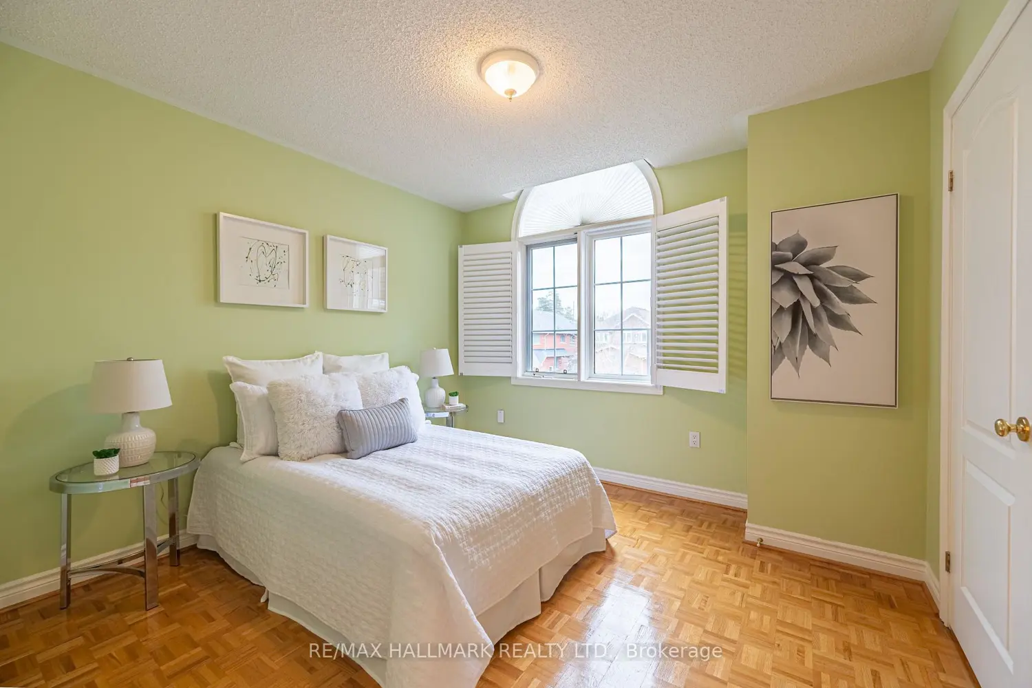 Additional image 15 of 93 Tillie Square