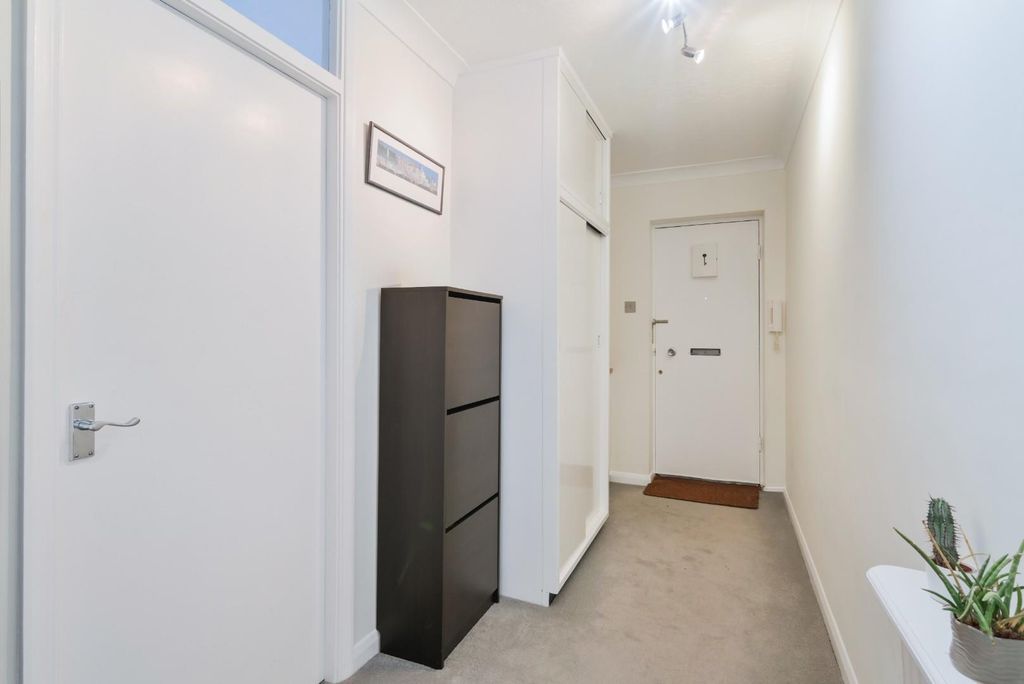 Additional image 18 of 3 bed flat for saleAvenue Road, Epsom KT18