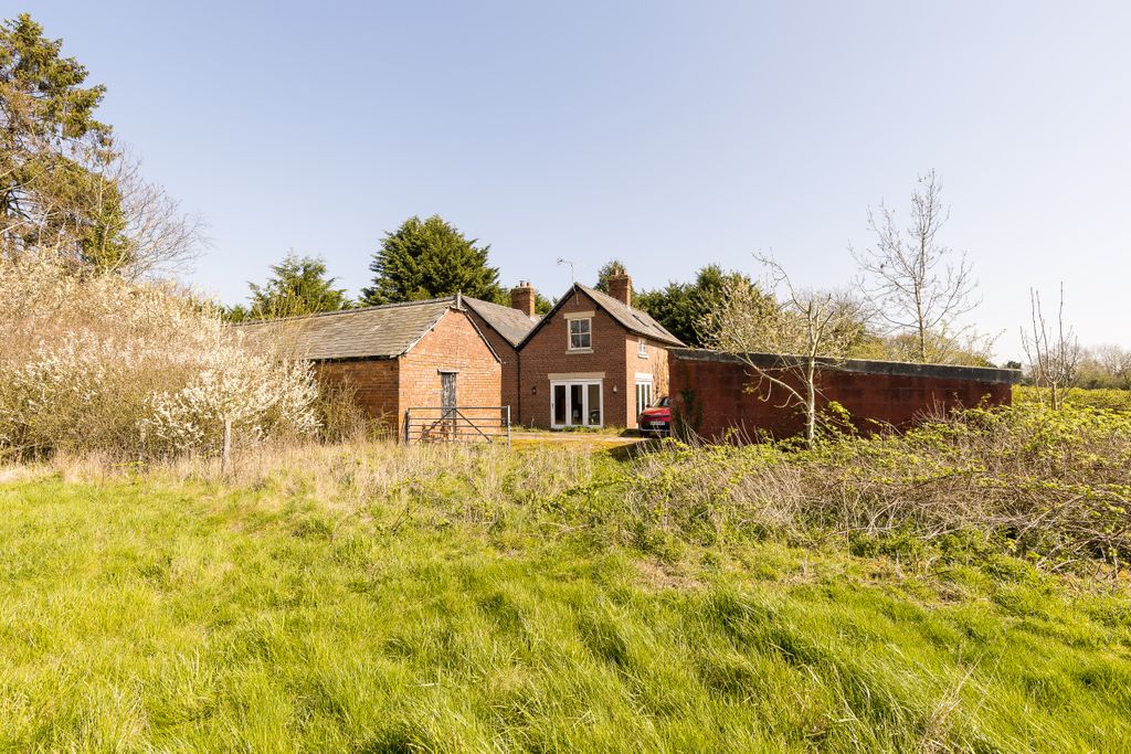 3 bed detached house for sale., Ellesmere SY12
