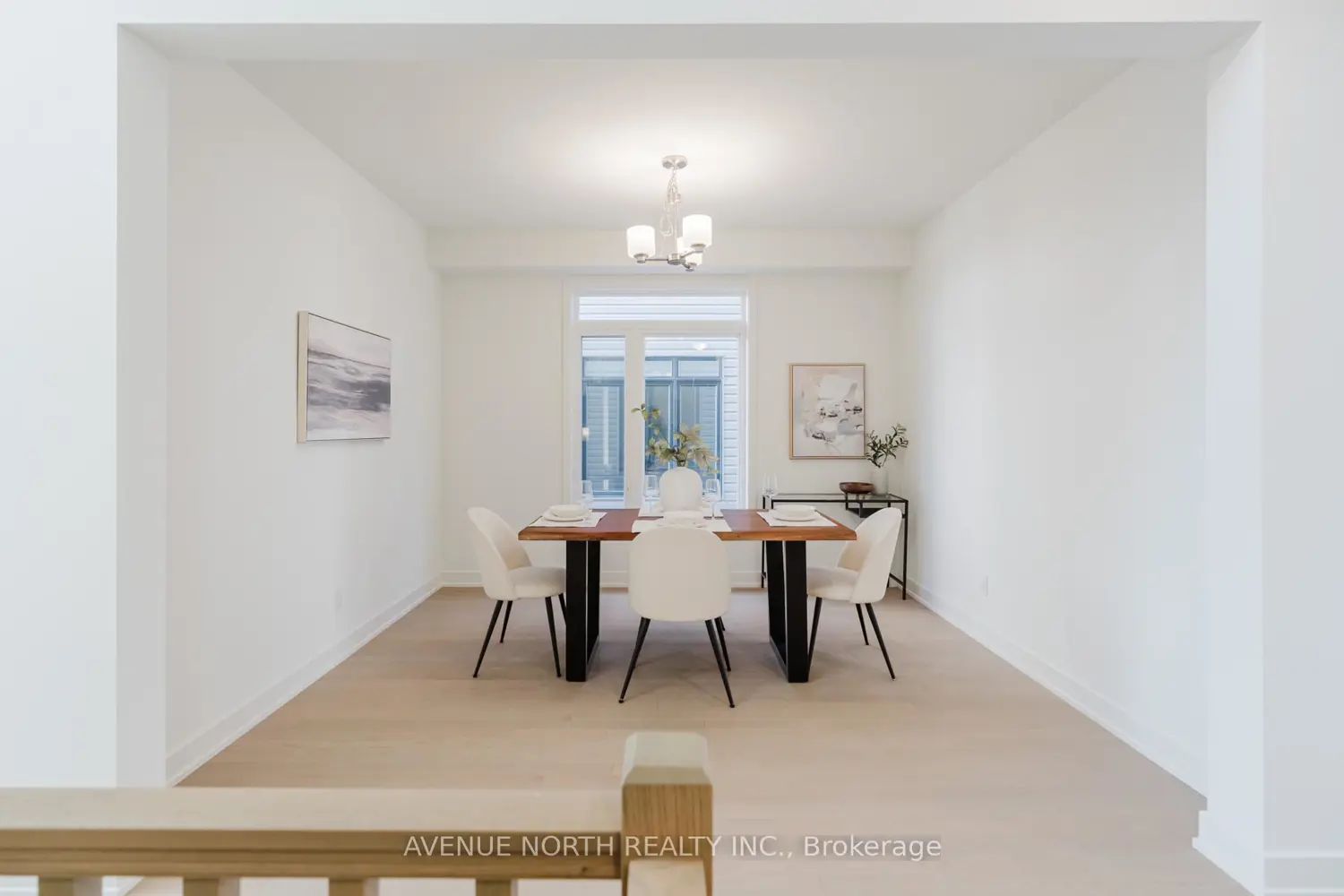 1729 Rotterdam Circle photo 4