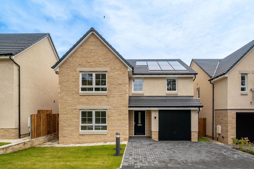 4 bed detached house for sale"Craighall" at Cairneyhill Road, Crossford, Dunfermline KY12