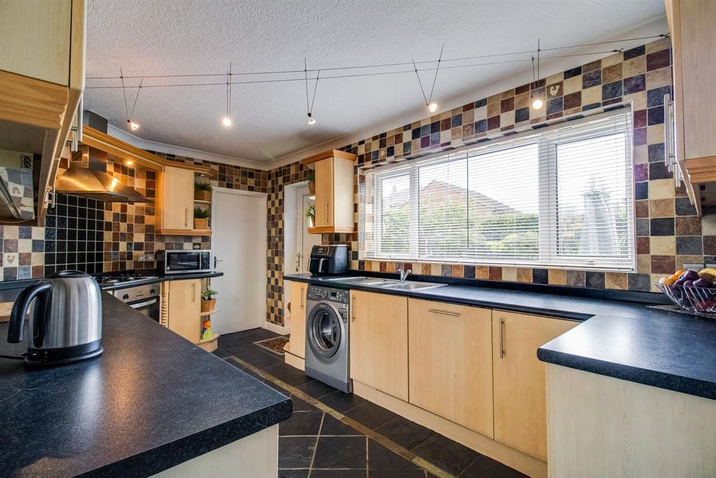 Additional image 7 of 3 bed property for saleKirkgate, Hanging Heaton, Batley WF17