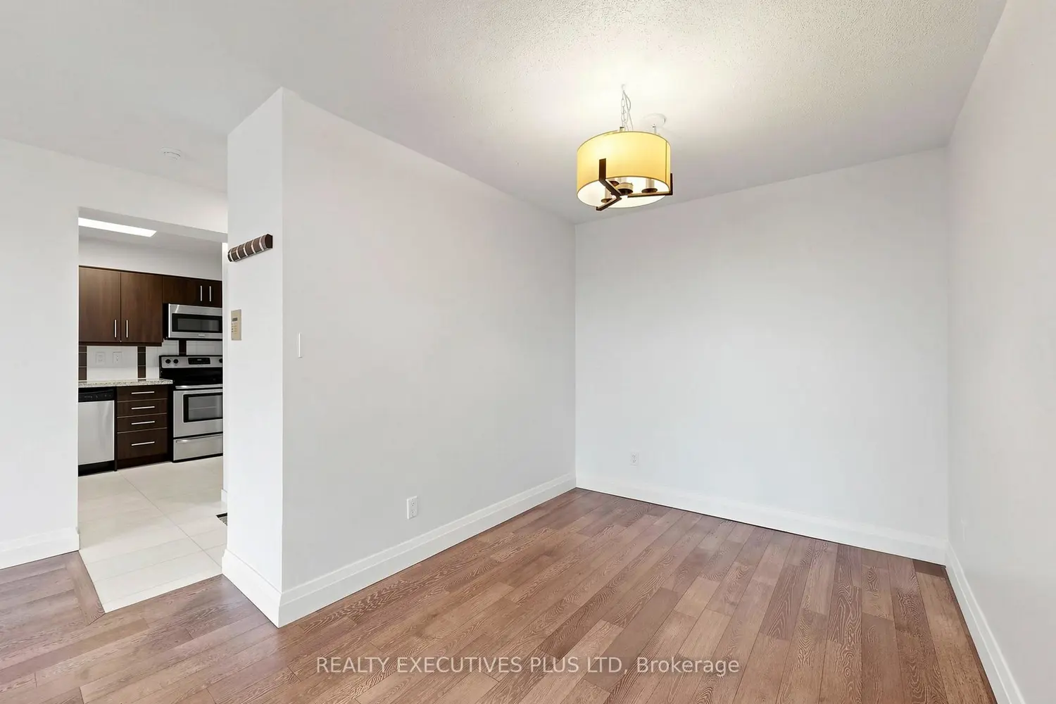 Additional image 5 of 18 Hillcrest Avenue 604