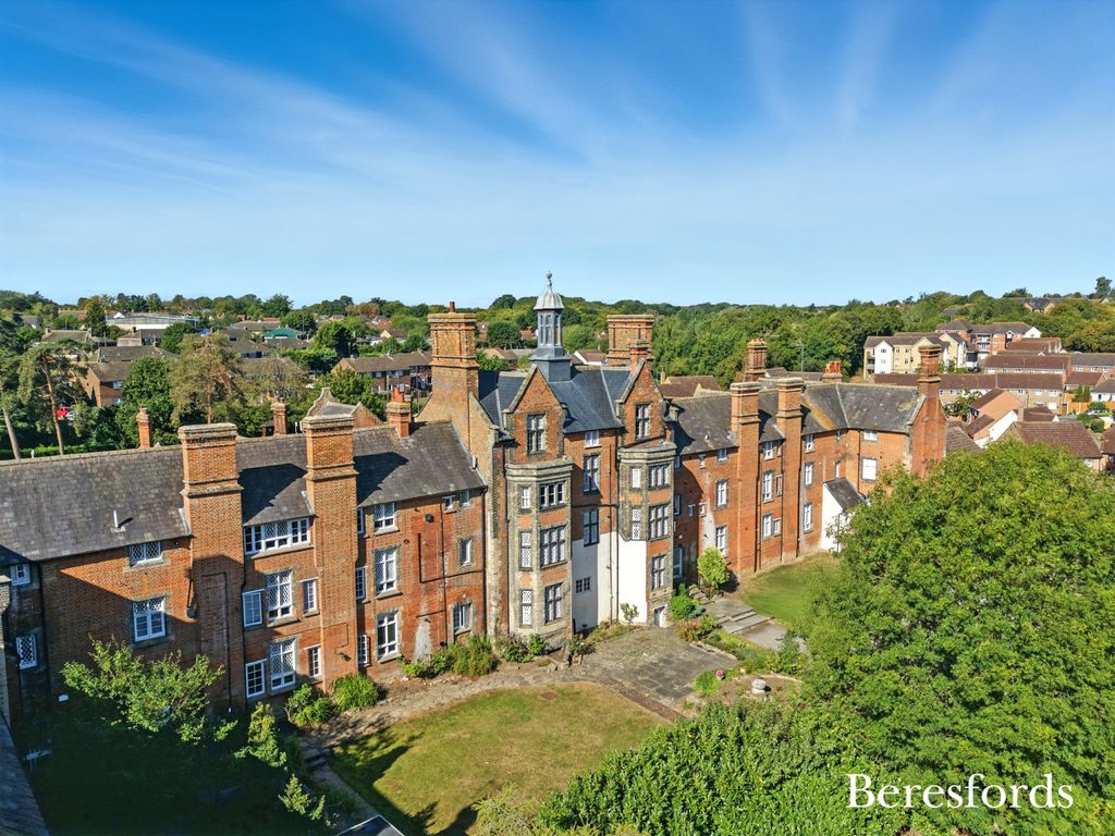 1 bed flat for saleBuckingham Court, The Close CM6