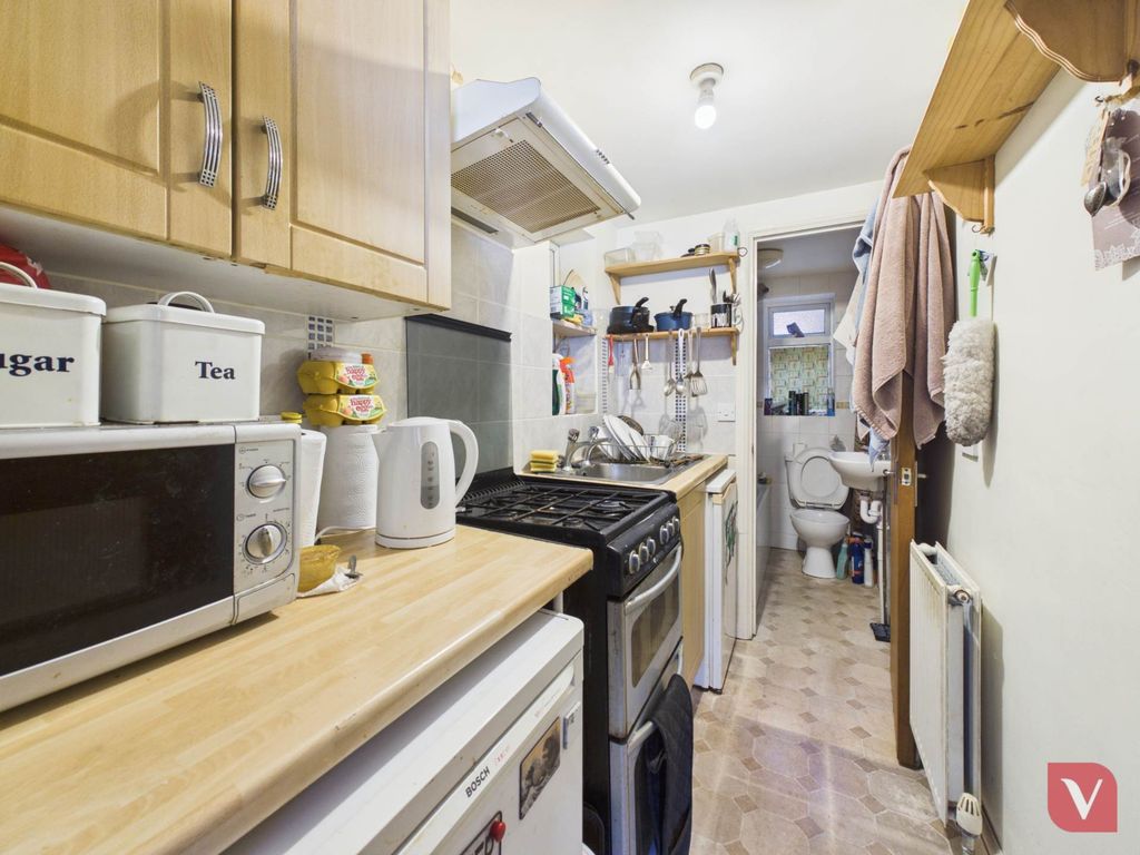 Additional image 8 of 8 bed detached house for saleHigh Street South, Dunstable LU6