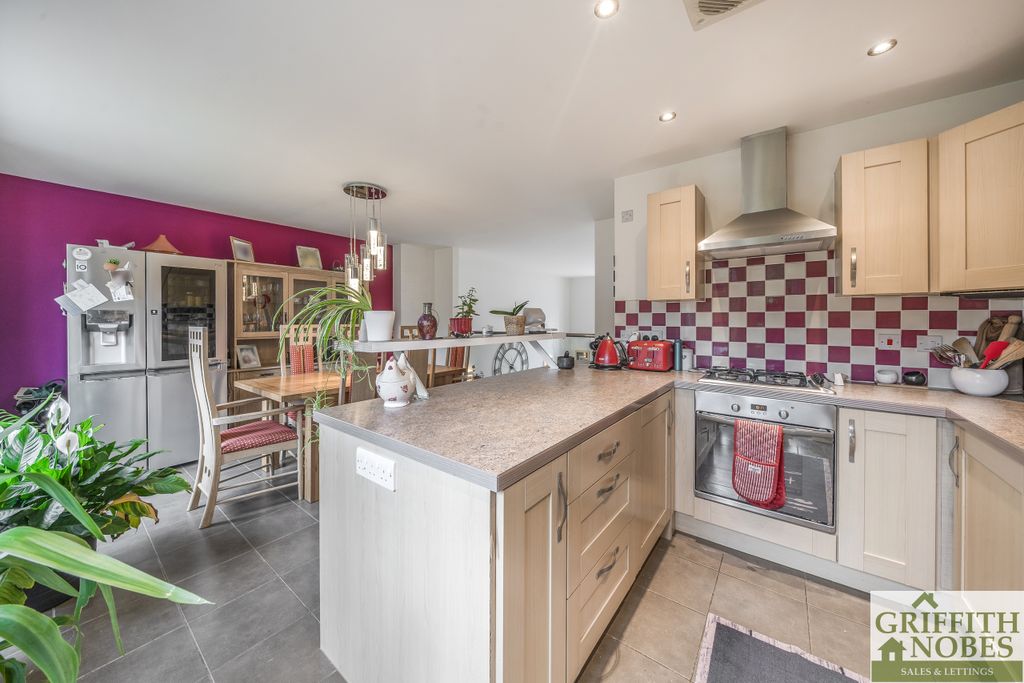 3 bed terraced house for saleRicardo Drive, Dursley, Gloucestershire GL11 photo 3