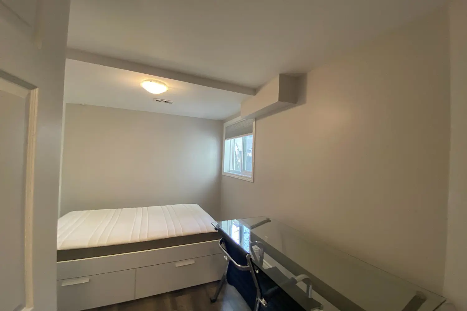 93 Linton Street photo 5