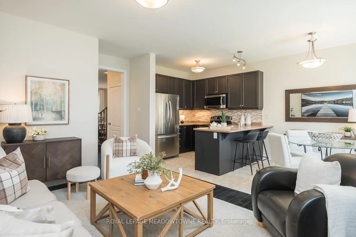 496 Savoline Boulevard photo 3