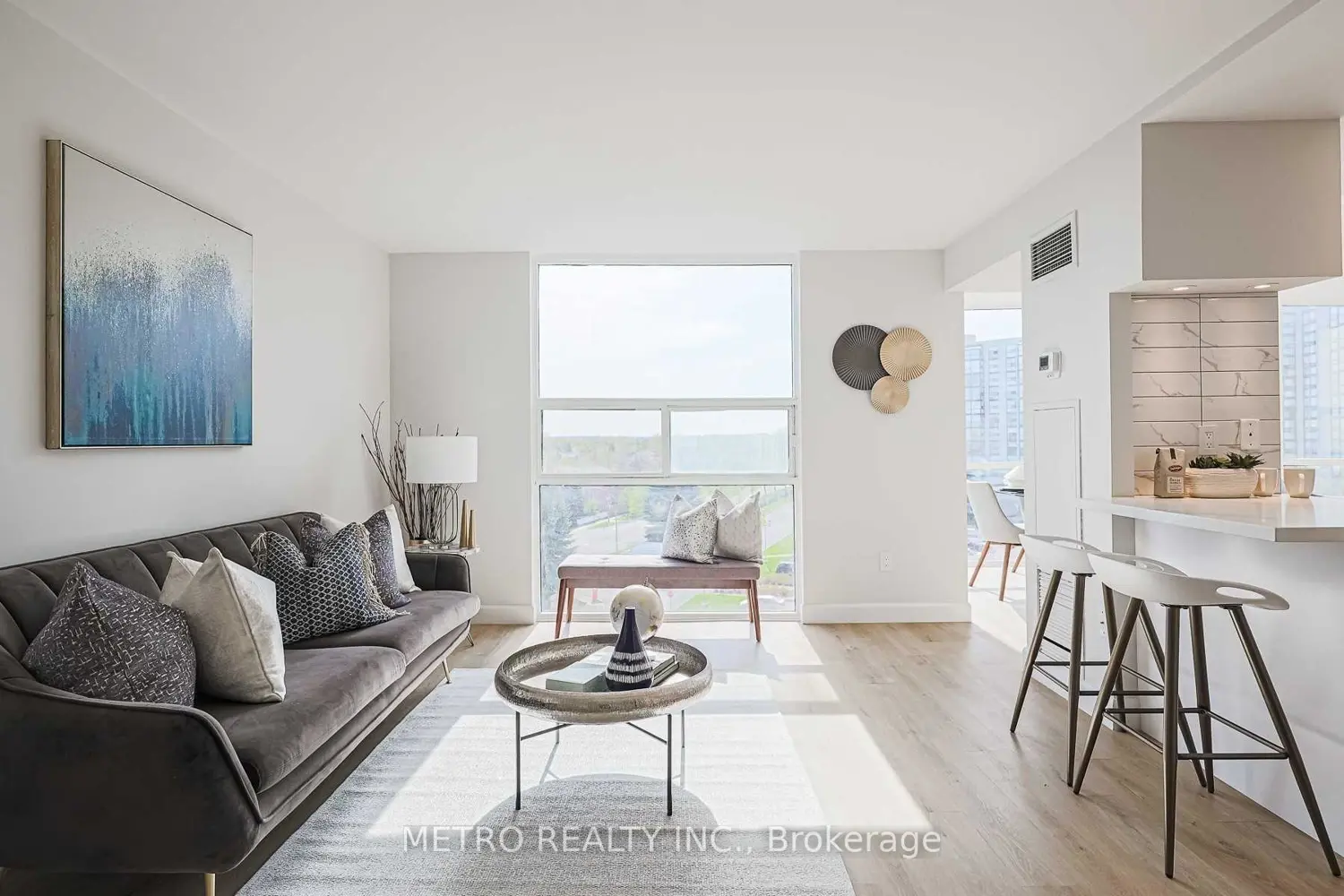 30 Harding Boulevard 706 photo 3