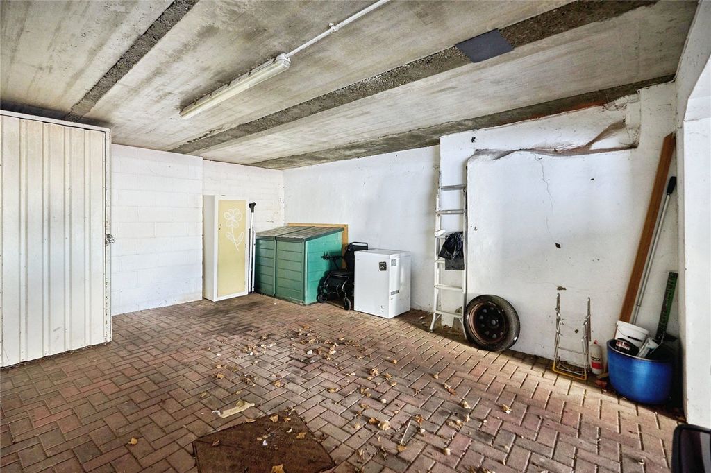 Additional image 9 of 2 bed flat for saleBirmingham Road, Cowes, Isle Of Wight PO31