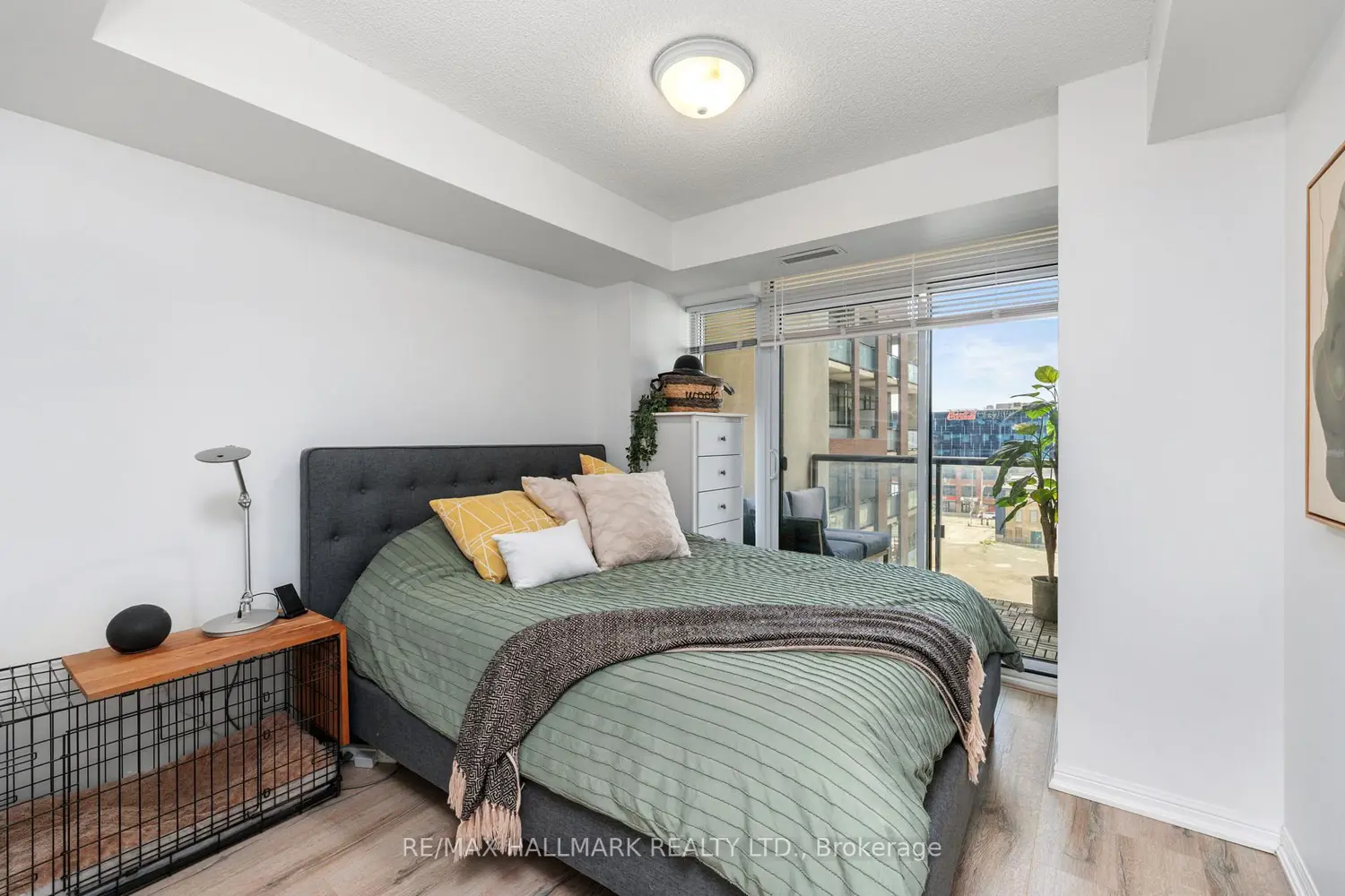 Additional image 10 of 400 Adelaide Street 819