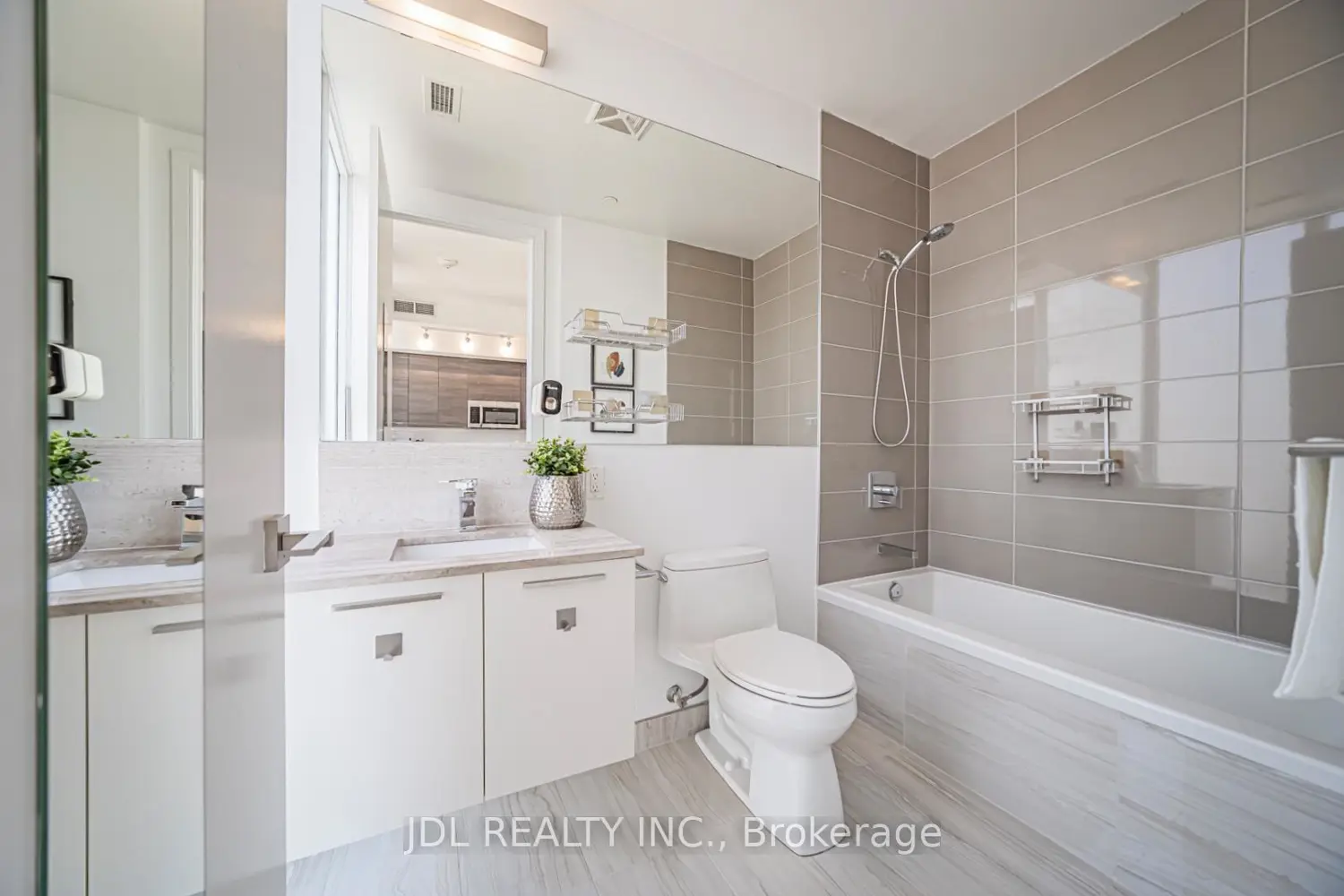 Additional image 12 of 28 Wellesley Street 3601