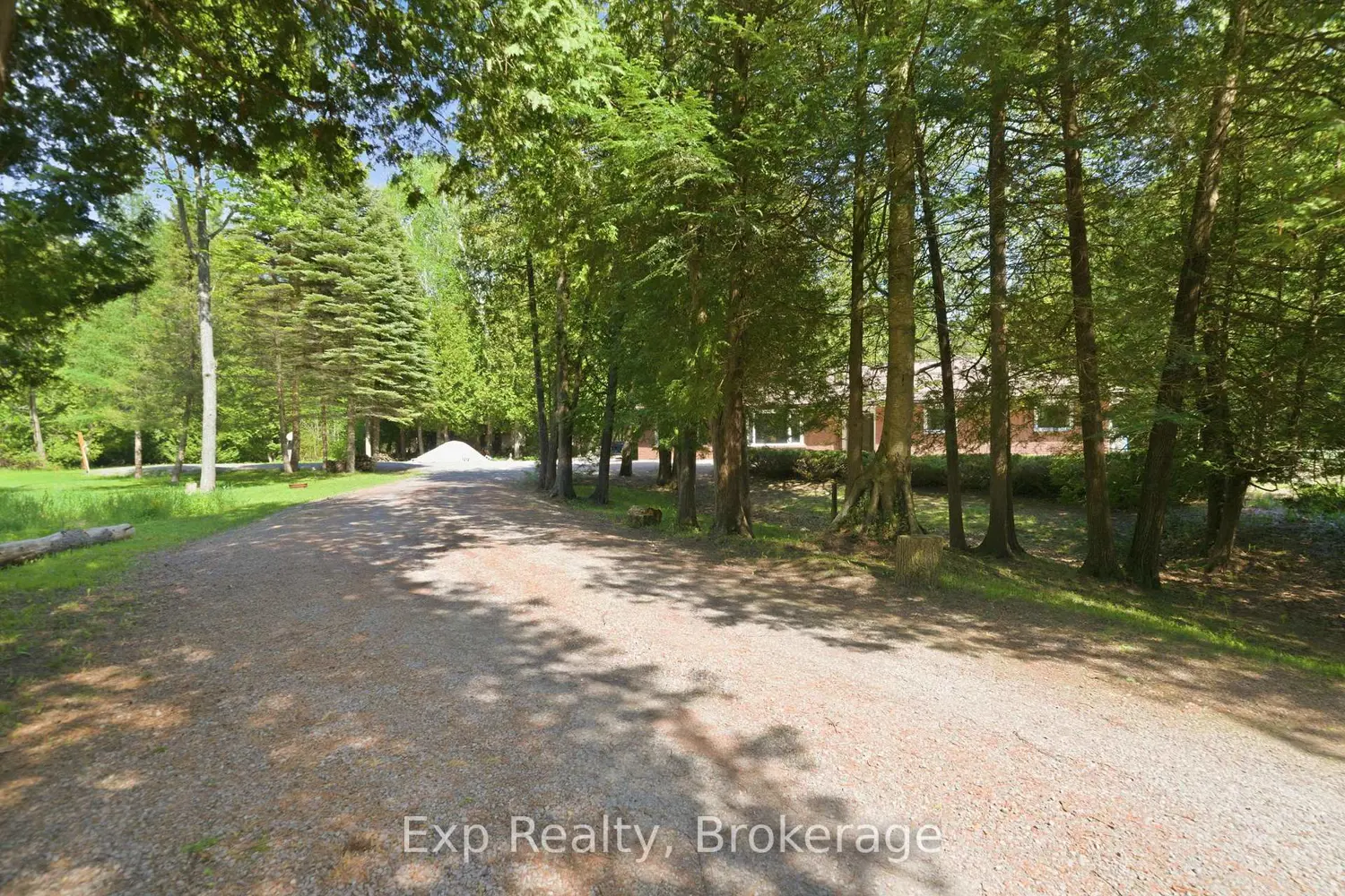 8227 Gilmour Road photo 2