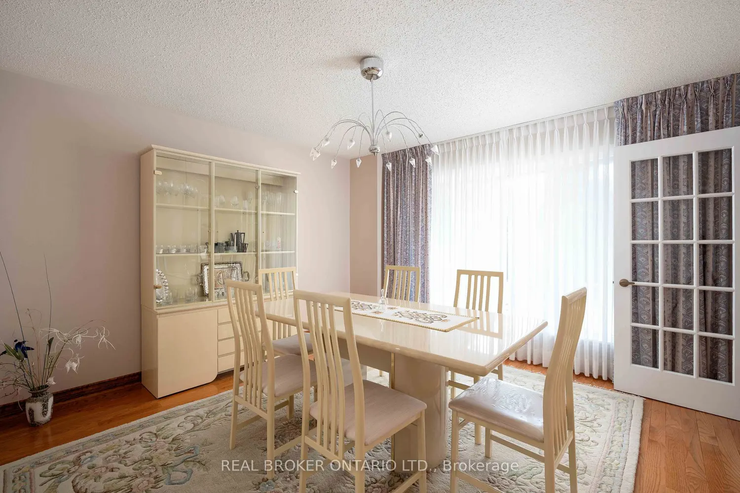 1128 Mayfair Road photo 5