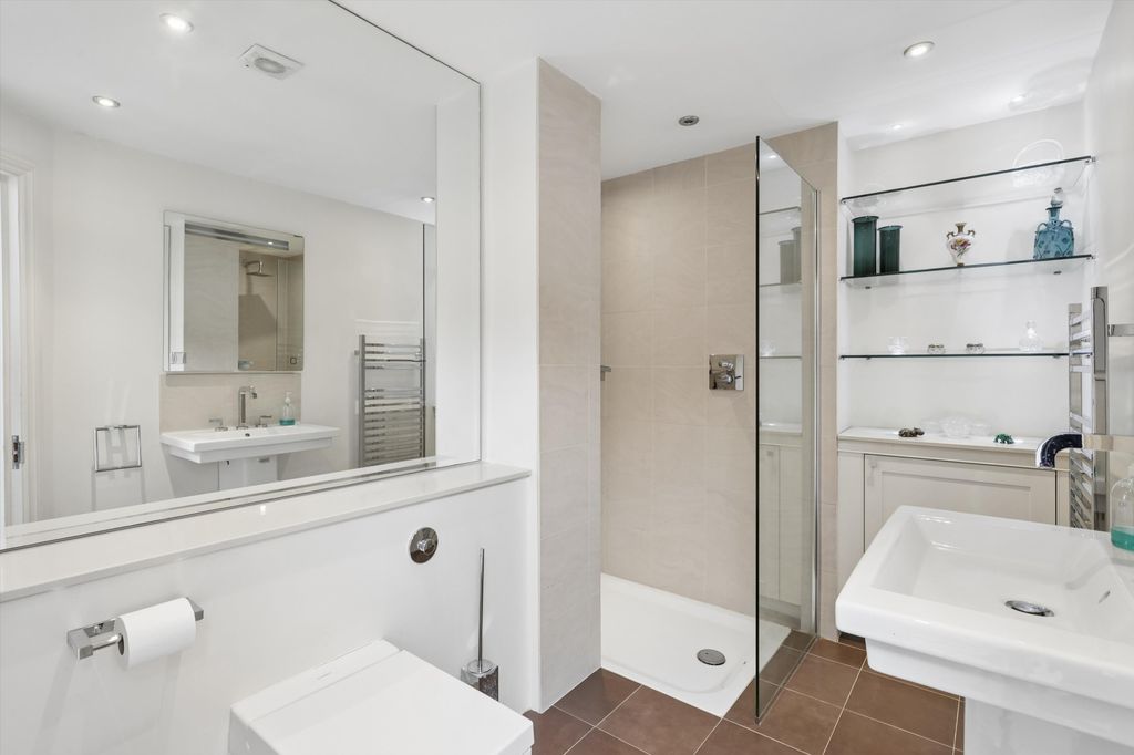 Additional image 9 of 3 bed flat for saleMolesey Park Road, East Molesey, Surrey KT8