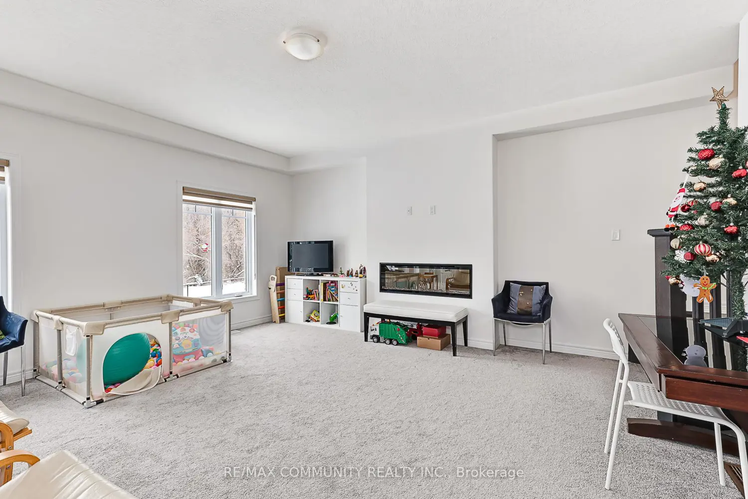122 Plewes Drive photo 5