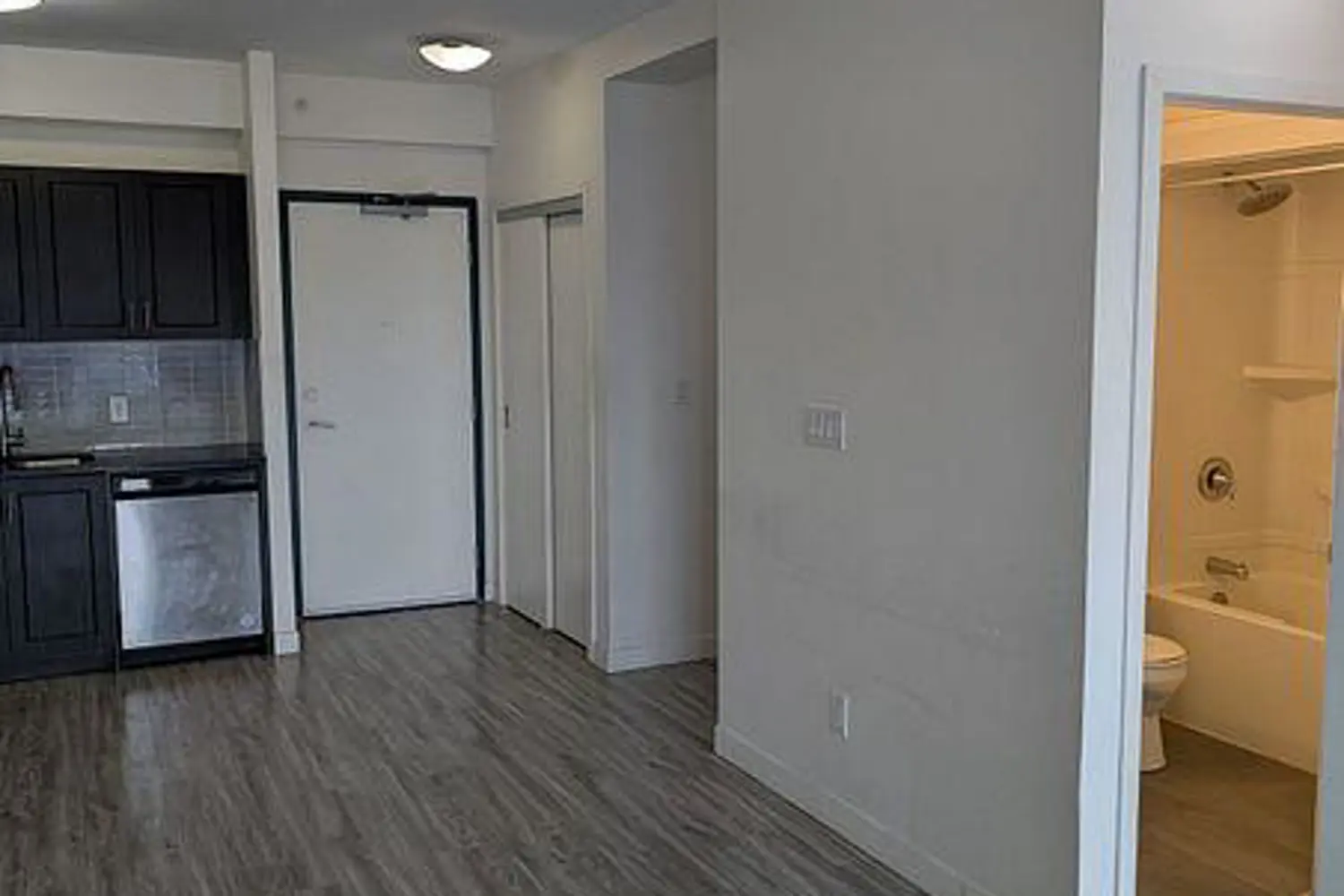 Additional image 10 of 128 King Street 905